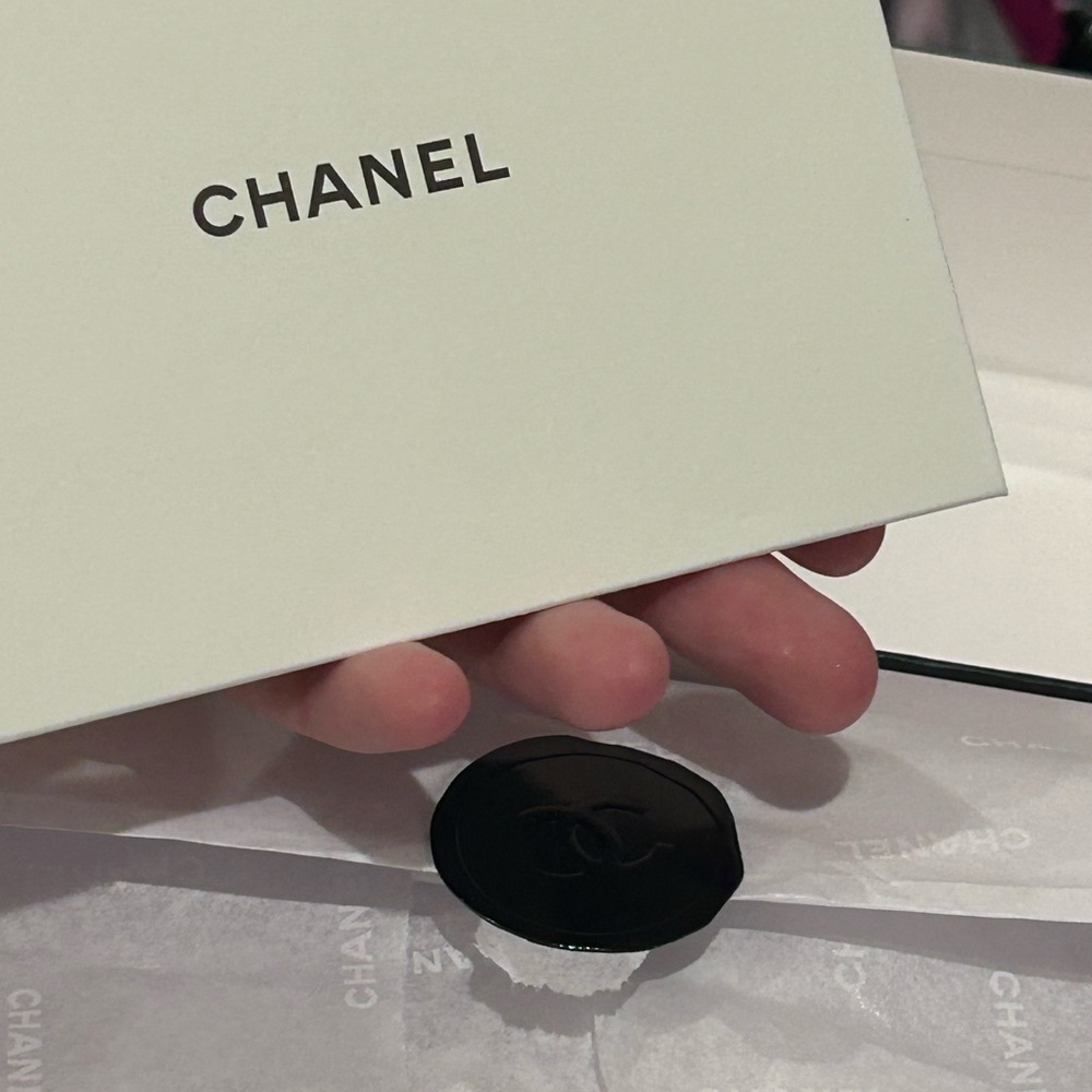 Empty Chanel Box - Picture 10 of 15